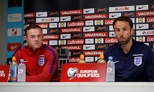 Rooney mất suất đá chính ở tuyển Anh