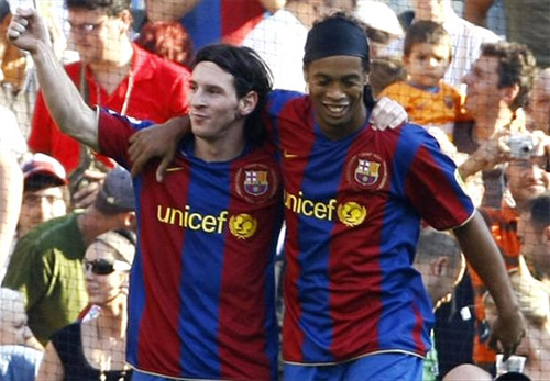 Ronaldinho ủng hộ Messi giành Quả bóng Vàng 2016