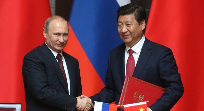 Bloomberg: Nga, Trung Quốc đang hình thành trung tâm quyền lực mới đối đầu Mỹ
