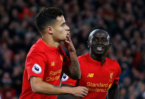 Liverpool leo lên thứ hai Ngoại hạng Anh
