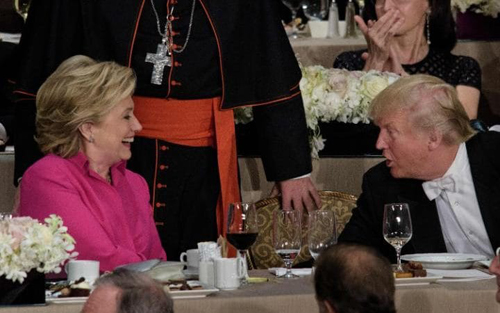 Clinton và Trump cầu nguyện cùng nhau tại tiệc tối