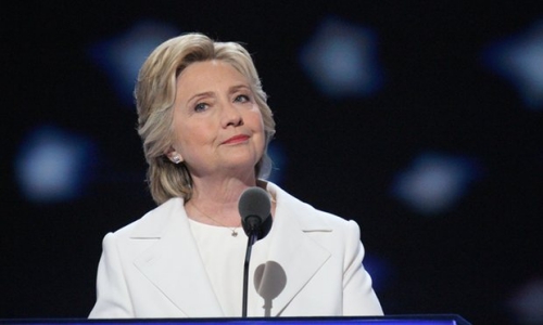 Trụ sở chiến dịch vận động của bà Clinton sơ tán vì bột trắng
