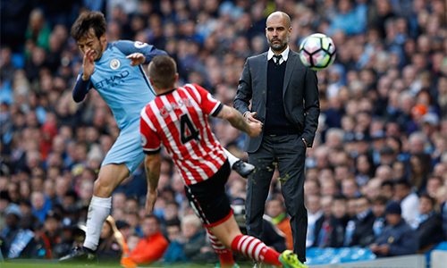 Guardiola 'nhốt' các cầu thủ Man City sau trận hoà
