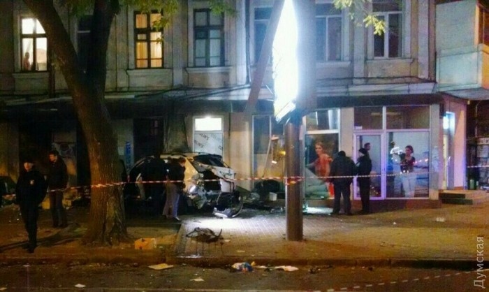 Tai nạn giao thông kinh hoàng tại Odessa: Hai người thiệt mạng, hai người mất chân. Trong chiếc BMW có súng
