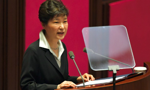 Tổng thống Hàn Quốc yêu cầu 10 trợ lý cấp cao từ chức