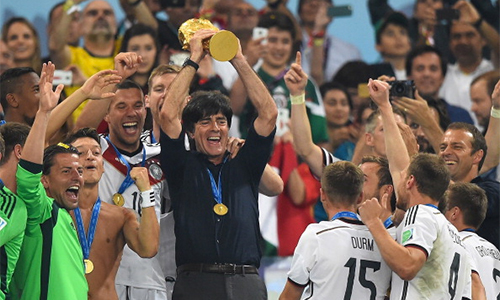 Joachim Low dẫn dắt tuyển Đức đến hết Euro 2020