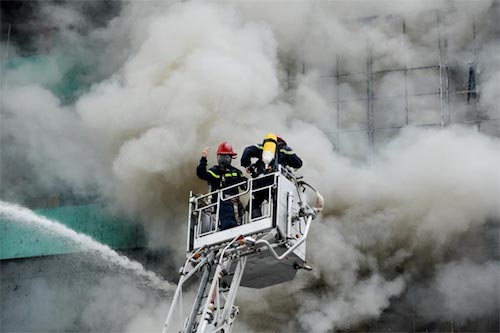 13 người chết trong vụ cháy quán karaoke ở Cầu Giấy