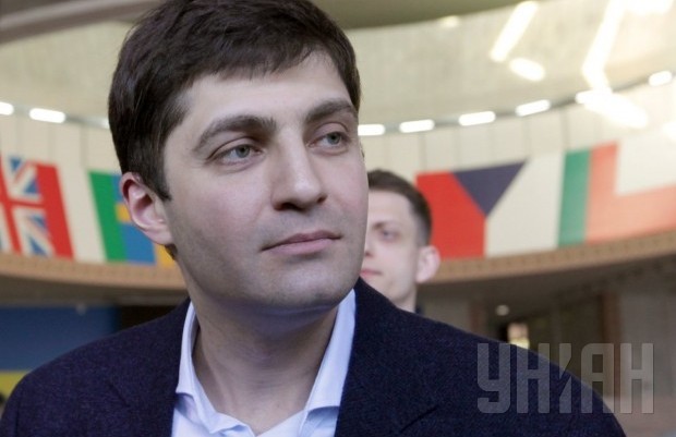 Tại Kharcov, Cựu Phó viện trưởng Viện kiểm sát tối cao Ukraine Sakvarelidze bị tưới phẩm xanh