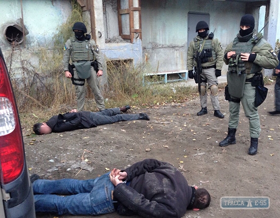 Cảnh sát hình sự giải thoát người phụ nữ bị những kẻ bắt cóc đòi 200 ngàn đô tiền chuộc tại trung tâm thành phố Odessa