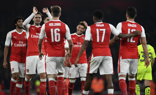 Lawrenson: 'Arsenal hạ Tottenham, Man Utd tìm lại chiến thắng'