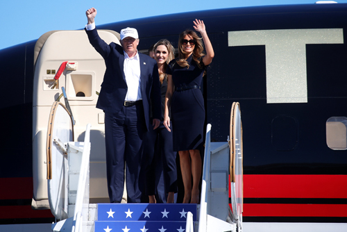 Trump bám đuổi Clinton sít sao sát ngày bầu cử