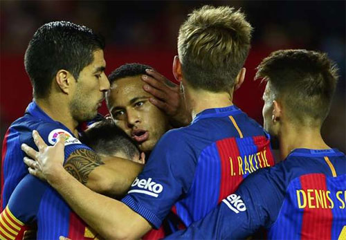 Messi ghi bàn và kiến tạo, Barca thắng ngay tại Sanchez Pizjuan