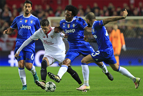 Juventus thắng ngược Sevilla, giành vé đi tiếp