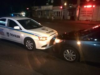 Tại Odessa một xe bảo vệ tư nhân bị cướp