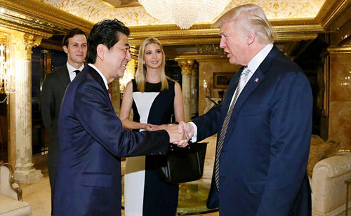 Trump khó cắt đứt liên minh 'máu mủ' với Nhật