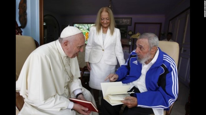 Hình ảnh cuối đời của cố Chủ tịch Fidel Castro qua ống kính con trai