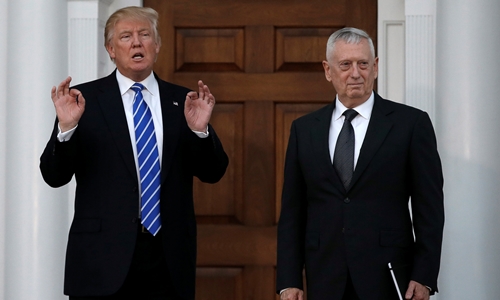Ưu ái tướng về hưu, Trump gây lo ngại về nội các quân sự hóa
