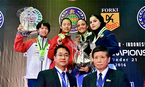 Việt Nam đoạt hai HC vàng tại giải vô địch karate trẻ châu Á