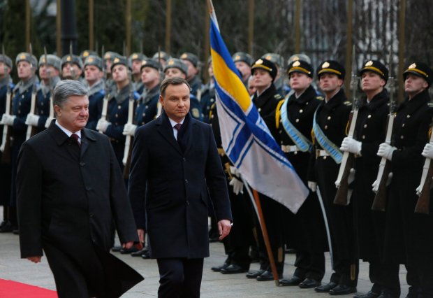 Tổng thống Ukraine Petr Porosenko thăm chính thức Balan