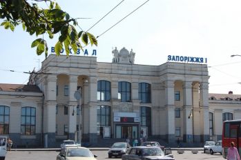 Tại nhà ga đường sắt thành phố Zaporoze, một binh sĩ ATO bị cướp