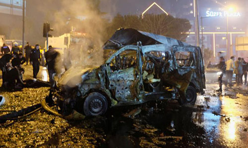 Thổ Nhĩ Kỳ bắt hơn 230 người sau vụ đánh bom kép