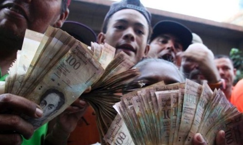 Venezuela hỗn loạn vì đổi tiền
