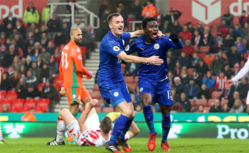Leicester thoát hiểm dù thiếu người và bị dẫn hai bàn