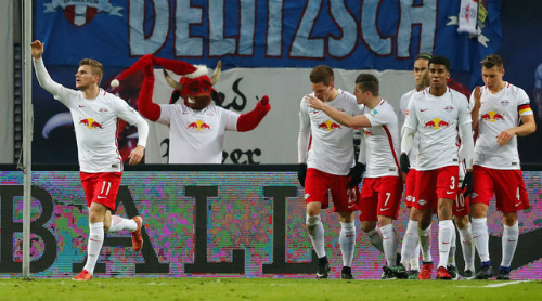 RB Leipzig tái chiếm ngôi đầu của Bayern