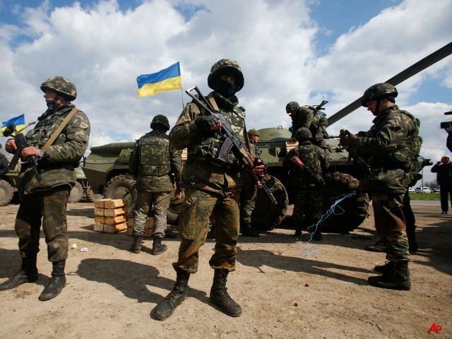Anh gia hạn chương trình huấn luyện các binh sĩ quân đội Ukraine vì những hành động khiêu khích của Nga
