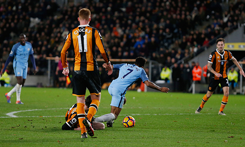 Man City thắng đậm, leo lên nhì bảng Ngoại hạng Anh