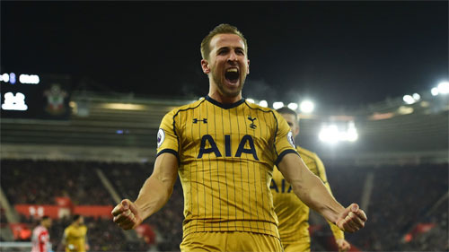 Đại thắng trong trận đấu muộn, Tottenham gây sức ép với Top 4