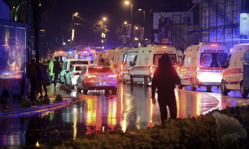 Hung thủ xả súng tại hộp đêm Thổ Nhĩ Kỳ đang lẩn trốn