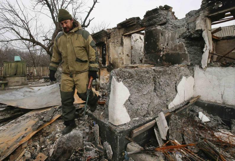 Bắn phá ác liệt tại Donetsk sau chuyến thăm Ukraine của McCain