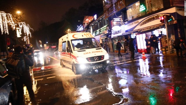 Kẻ tấn công hộp đêm Istanbul xả súng bắn đám đông