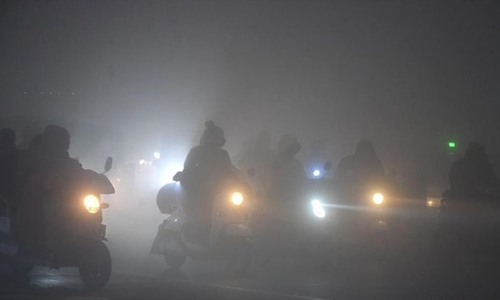 Sương mù dày đặc, Trung Quốc lần đầu báo động đỏ quốc gia