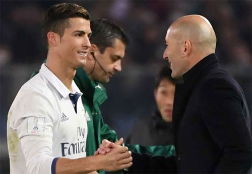 Zidane: 'Ronaldo sẽ vui vẻ nếu phải ngồi dự bị'