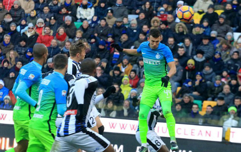 Inter và Roma khởi đầu năm 2017 bằng chiến thắng tại Serie A