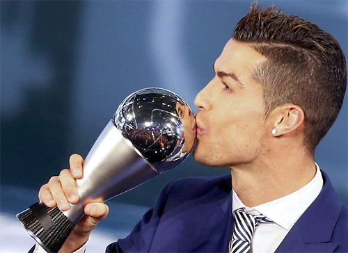 Ronaldo tự nhận là người giỏi nhất sau khi giành giải của FIFA