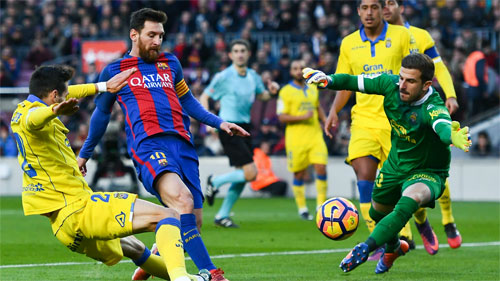 Suarez chói sáng, Barca trở lại vị trí thứ hai Liga