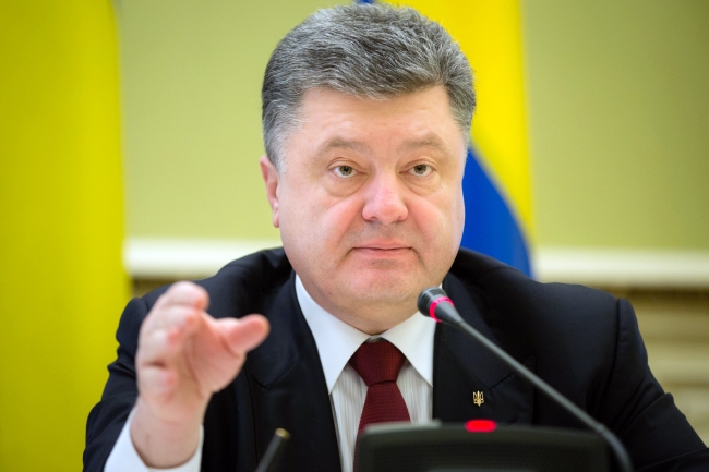 Tổng thống Ukraine Porosenko nêu thời hạn giải quyết khủng hoảng tại Donbass