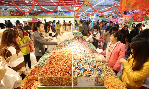 Siêu thị ngày giáp Tết thưa khách hơn mọi năm