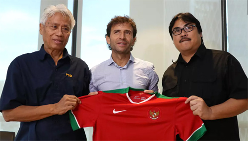 Cựu danh thủ Barca và Real thay thế Riedl, dẫn dắt Indonesia