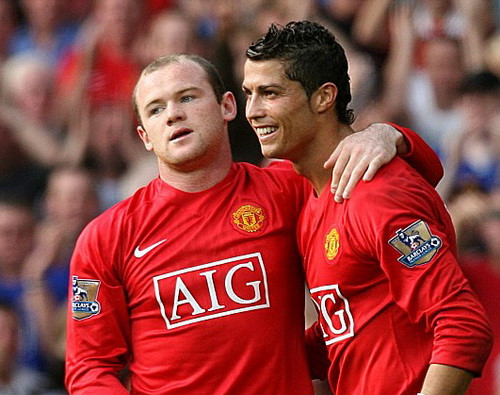 Ferdinand: 'Rooney không đạt tới đẳng cấp Ronaldo vì chơi đồng đội'