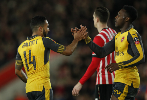 Arsenal đè bẹp đội mới vào chung kết Cup liên đoàn