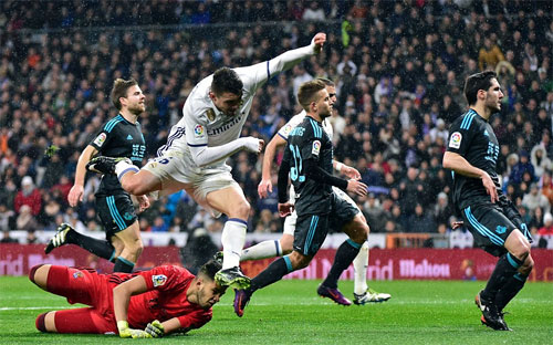 Real nới rộng cách biệt tại Liga bằng chiến thắng ba sao