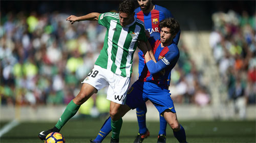 Suarez giải cứu Barca bằng bàn thắng ở phút 90