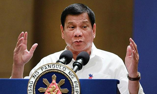 Duterte chỉ trích Mỹ vì ép thực thi phán quyết 'đường lưỡi bò'