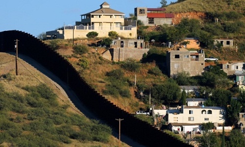 Những trở ngại của sắc lệnh xây tường biên giới Mỹ - Mexico
