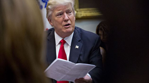 Hàng trăm nhà ngoại giao Mỹ ký văn bản phản đối Trump