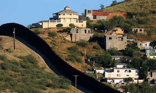 Mỹ muốn xây xong tường biên giới với Mexico trong hai năm